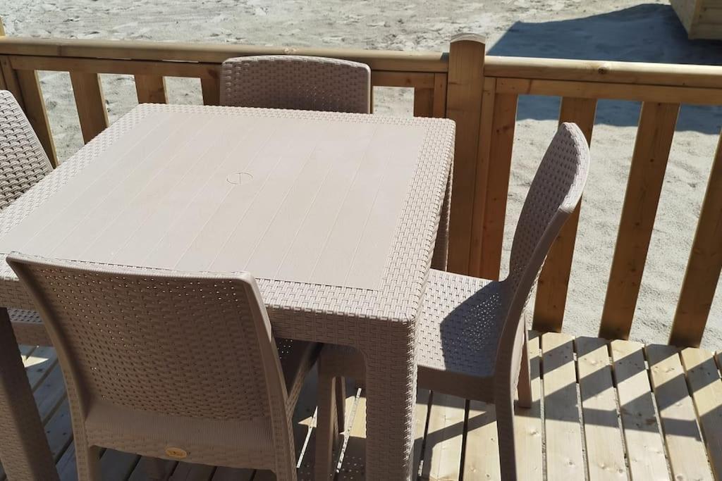 Berck-Plage - 2 Hebergements Insolites Tiny House De 2 A 8 Personnes Exterior photo